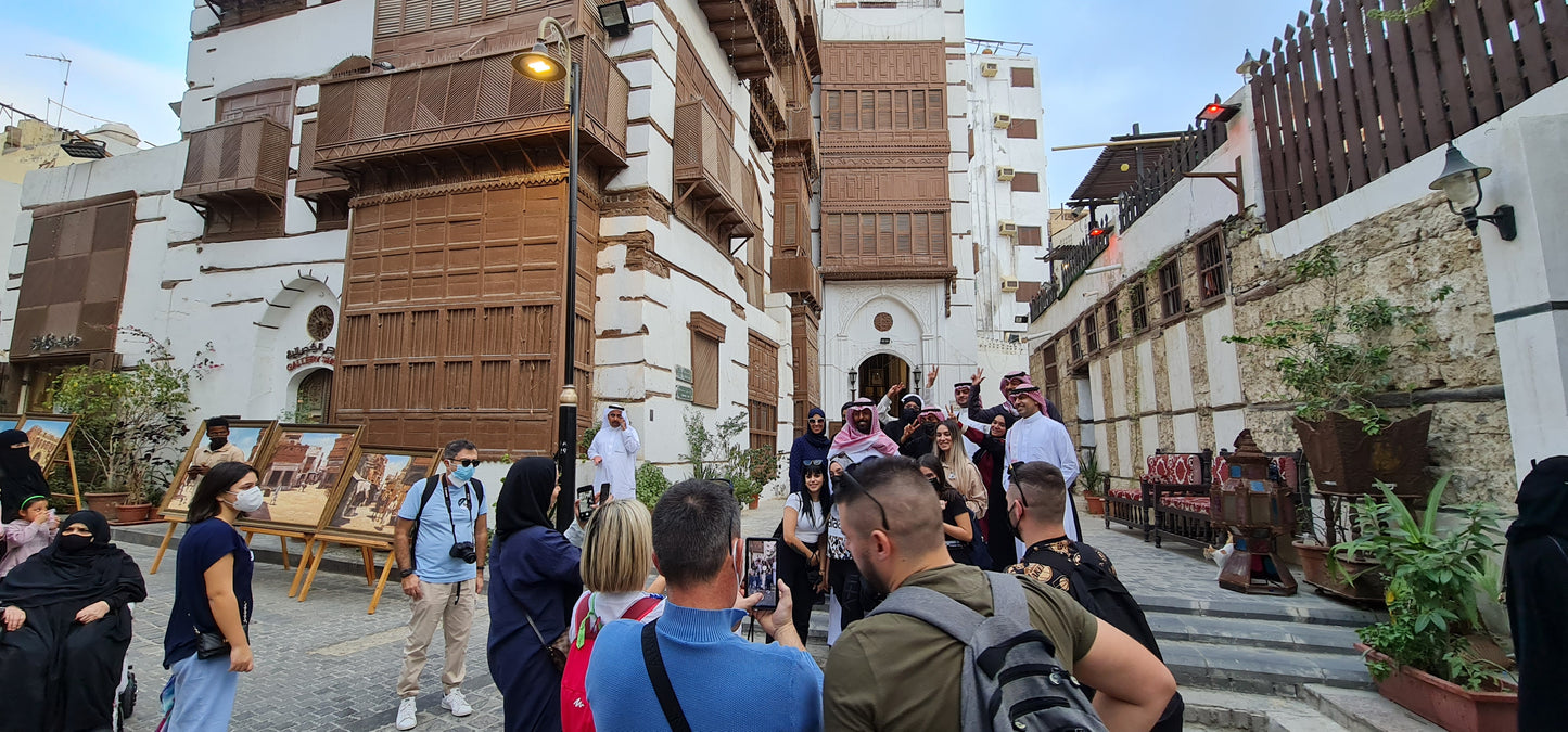 Field Training for Tourist Guide Skills: Elevate Your Guiding Expertise